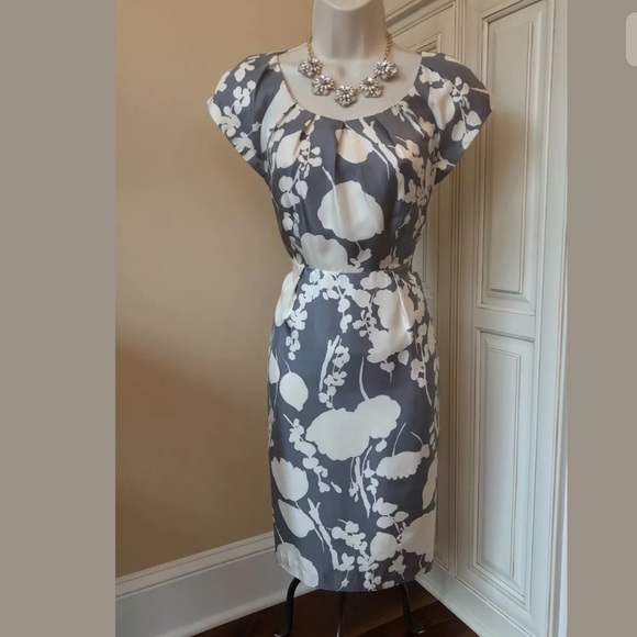 Boden Dresses & Skirts - BODEN Gray/White Silk Floral Sheath Dress- Size 8R